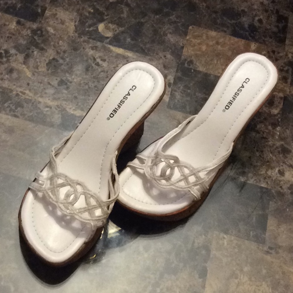 Classified women’s shoes